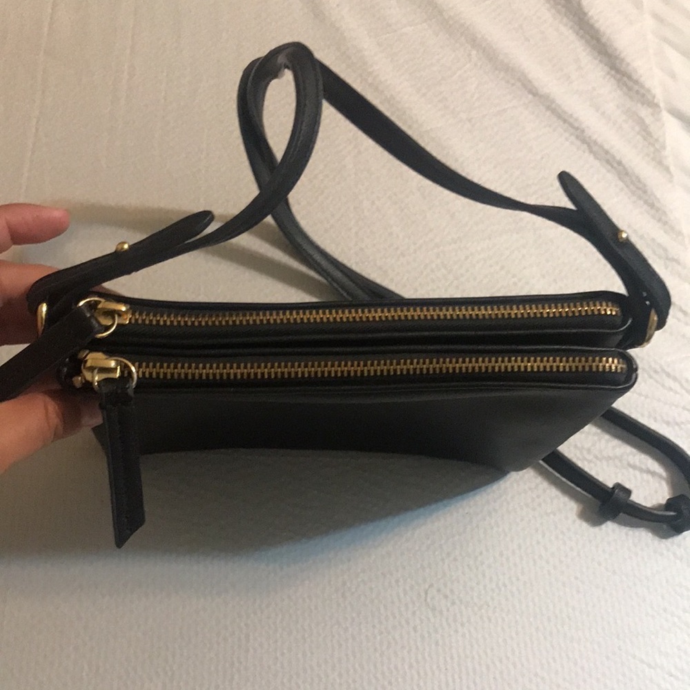 Black Old Navy crossbody